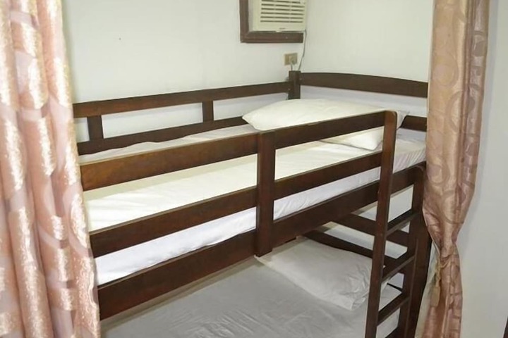 Room 31 of 141