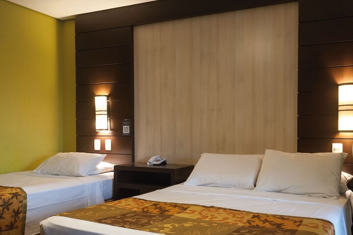 Room 27 of 71
