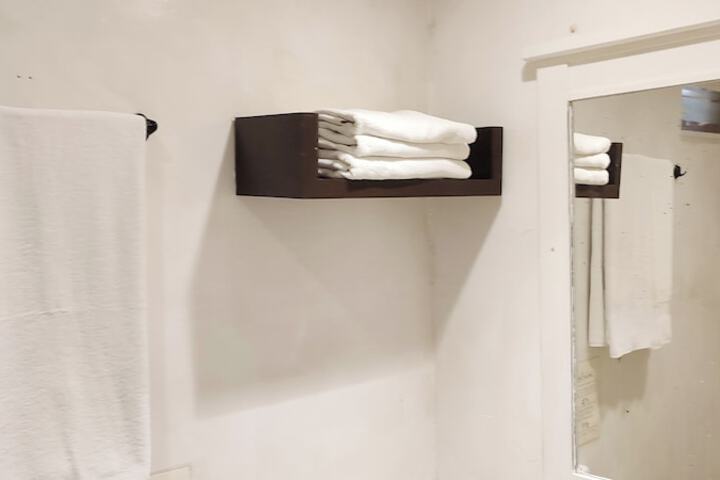 Room 103 of 171