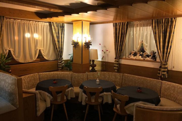 Dining Photos