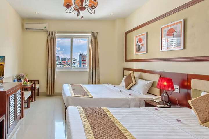 Room 16 of 32