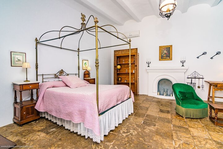 Room 10 of 56