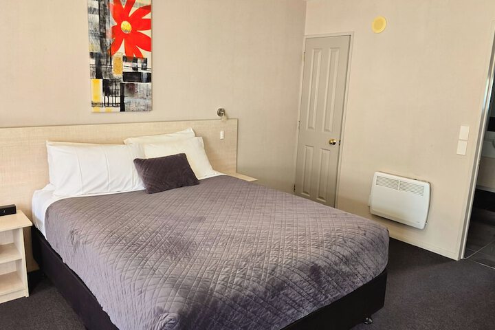 Room 38 of 175