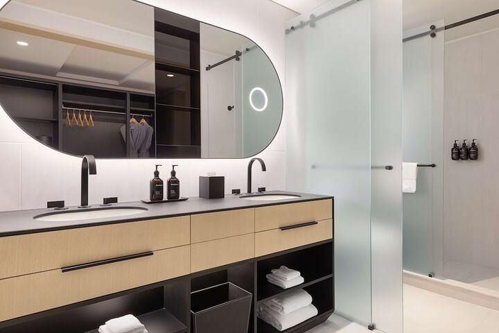 Bathroom shower