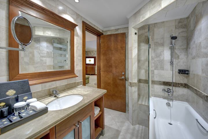 Room 45 of 79