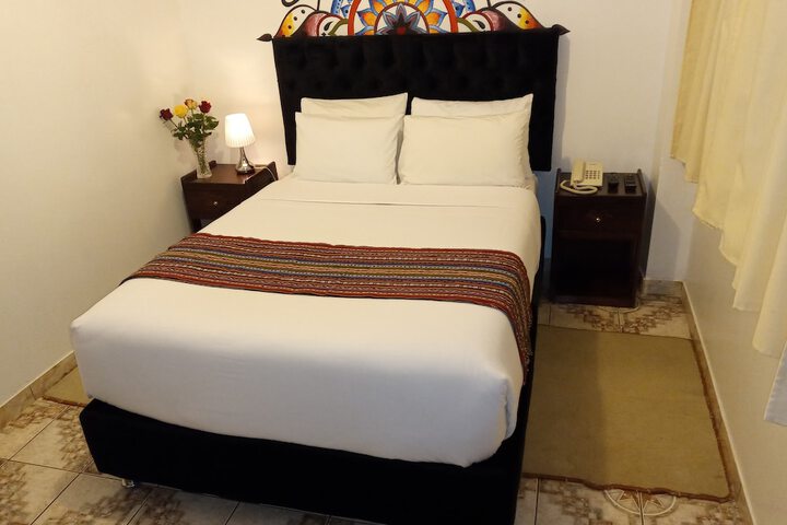 Room 6 of 12