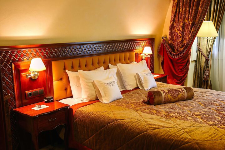 Room 15 of 60