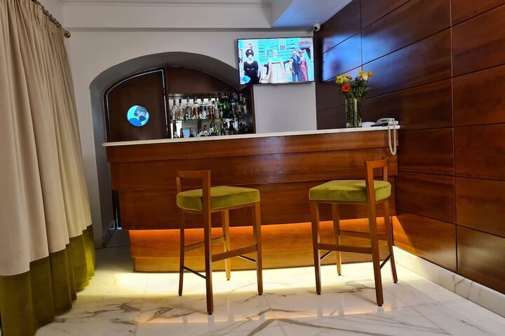 Lounge 95 of 109