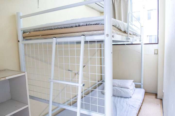 Room 22 of 35