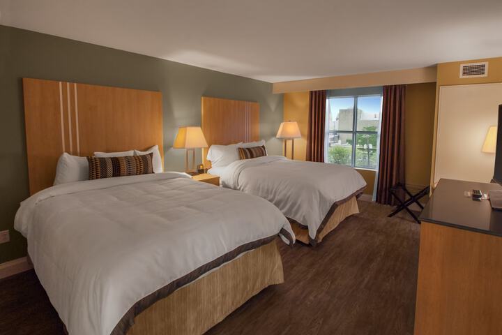 Executive Queen Room (8 of 9)