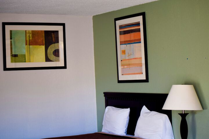 1 King Bed (3 of 11)