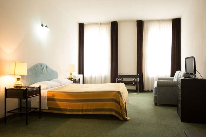 Room 10 of 44