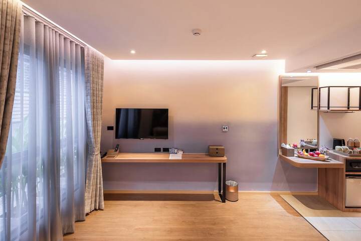 Room 13 of 140