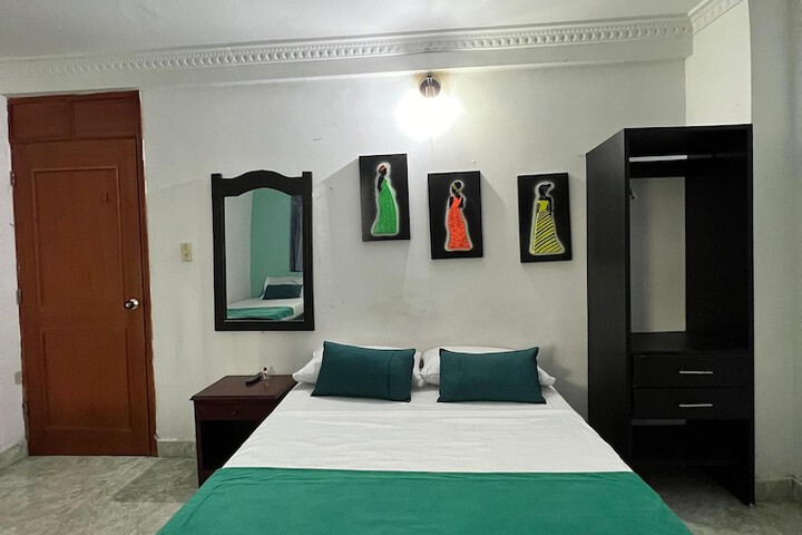Room 9 of 26
