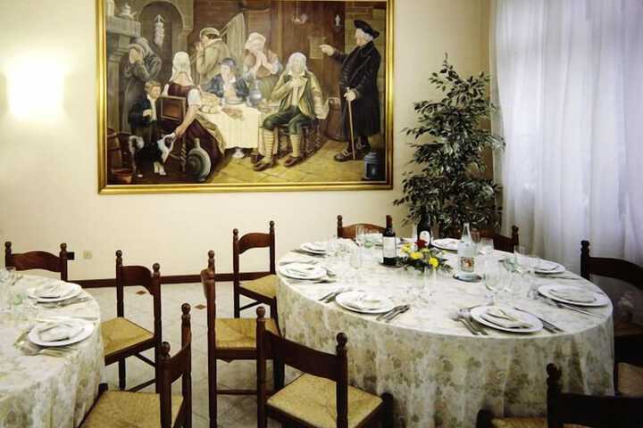Dining 31 of 56