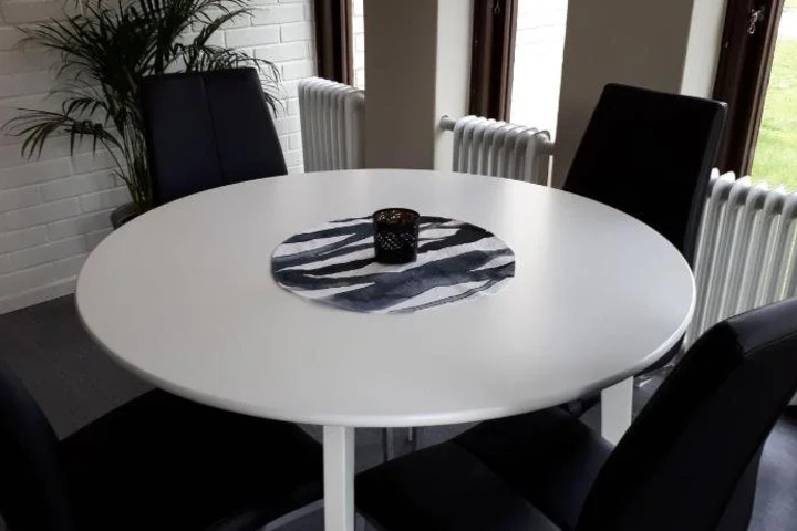 Dining 15 of 16