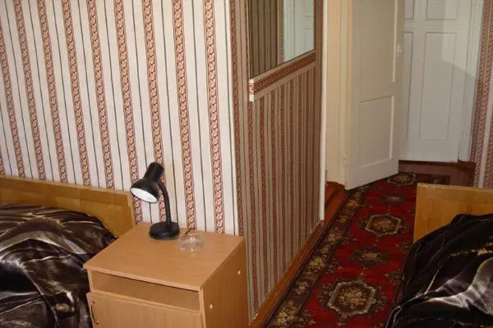Room 5 of 7