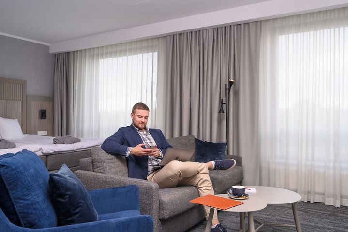 Room 16 of 53