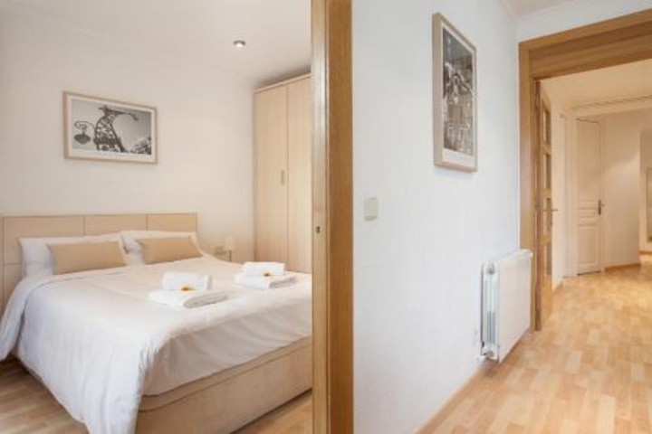 Room 3 of 12