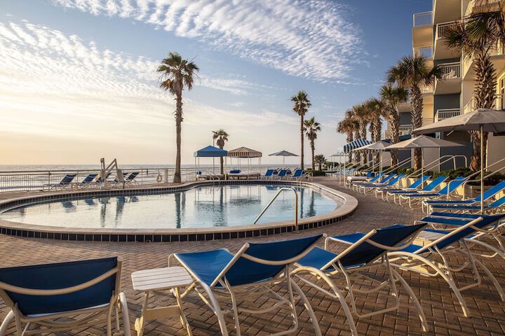 Hotel with Pool