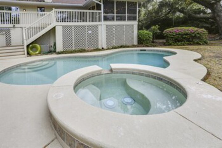 Pool 25 of 42