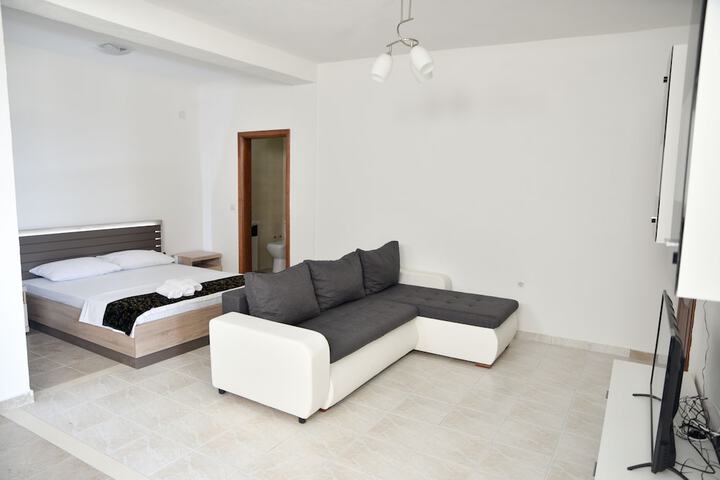 Room 4 of 54