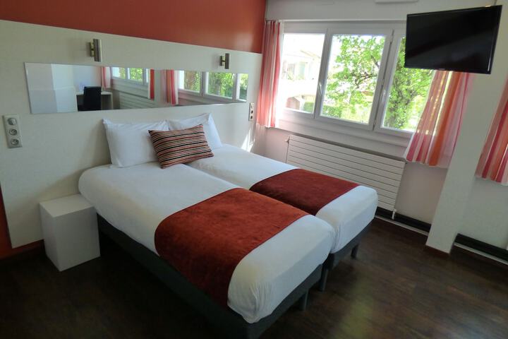 Room 8 of 45