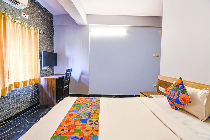 Room 15 of 28