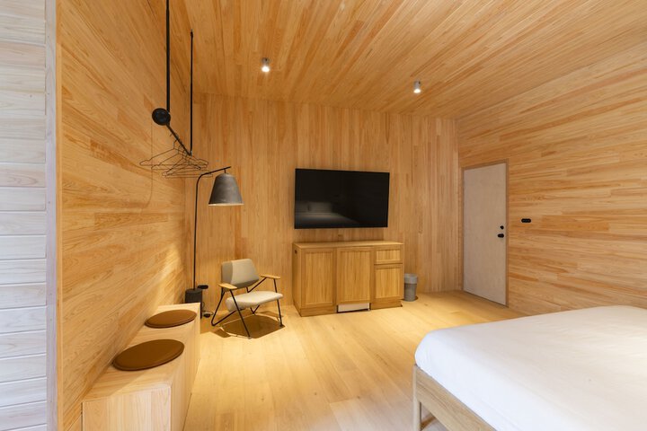 Room 5 of 34