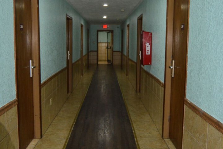 Ballroom/Hall 28 of 36