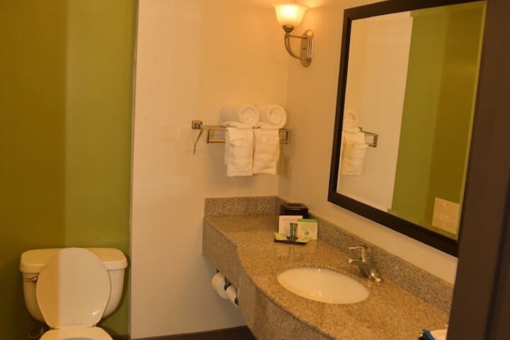 2 Double Beds (9 of 9)