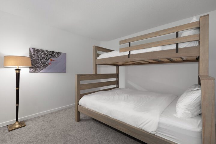 Room 28 of 266
