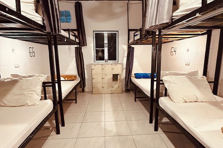 Room 45 of 155