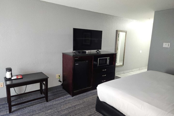 Room 14 of 26