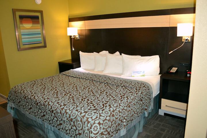 Room 22 of 60