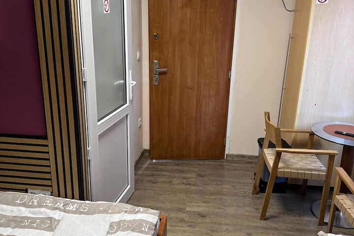 Room 14 of 25