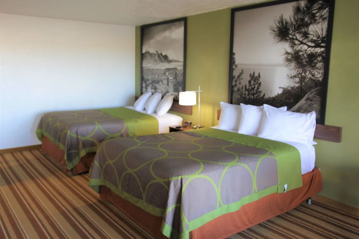 Room 8 of 38