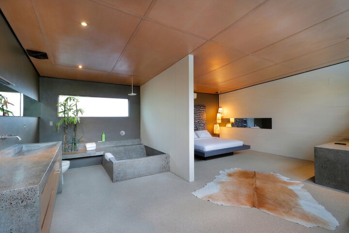 Room 42 of 56