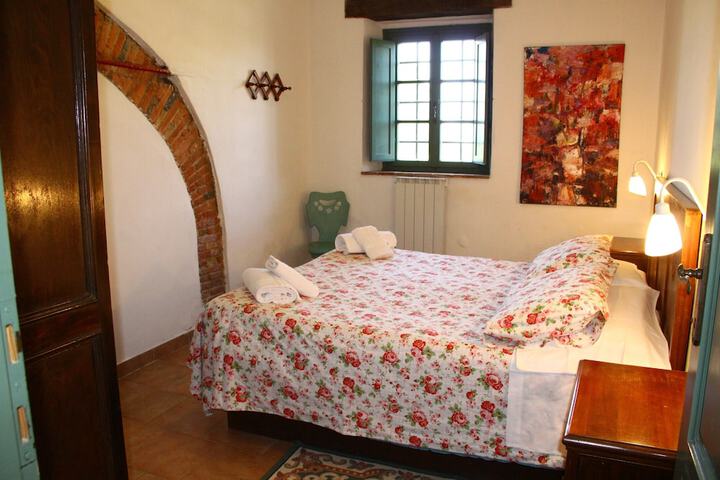 Room 3 of 41