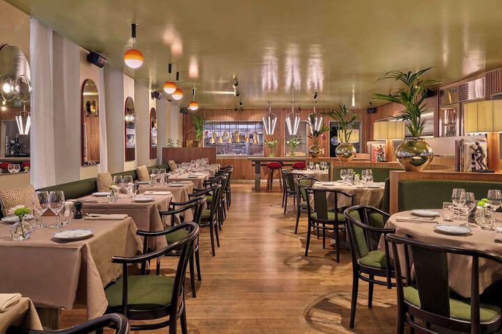 Dining 90 of 116