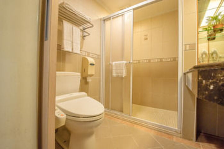 Room 2 of 35