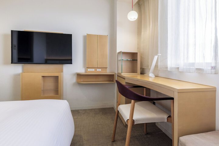 Room 27 of 125