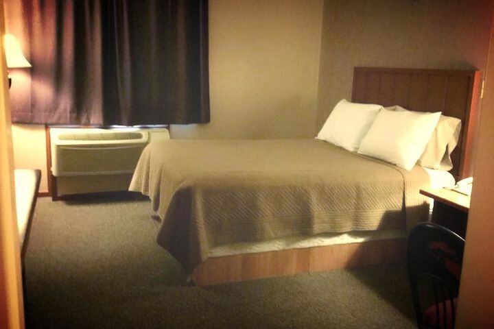 Room 4 of 29