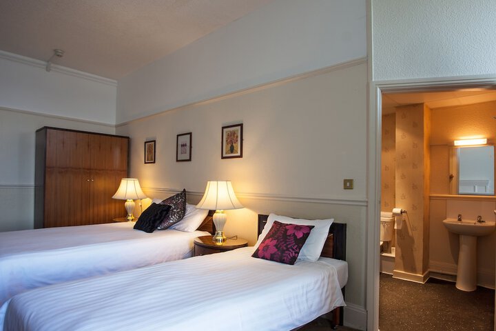 Room 9 of 47