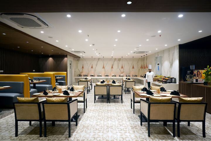 Dining 38 of 54