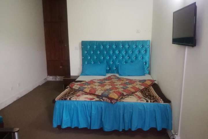 Room 3 of 5