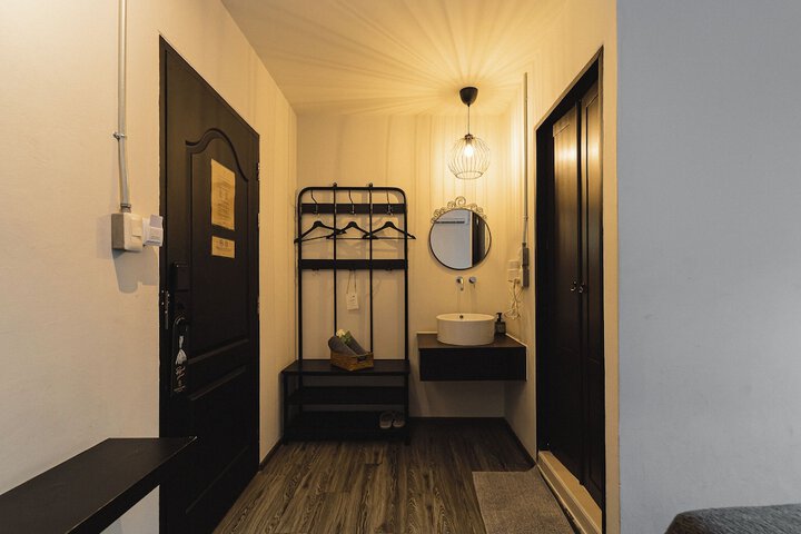 Room 100 of 142