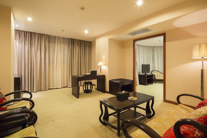Room 20 of 38