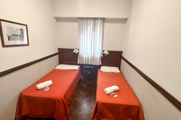 Room 17 of 90