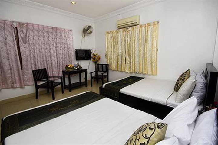 Room 14 of 32